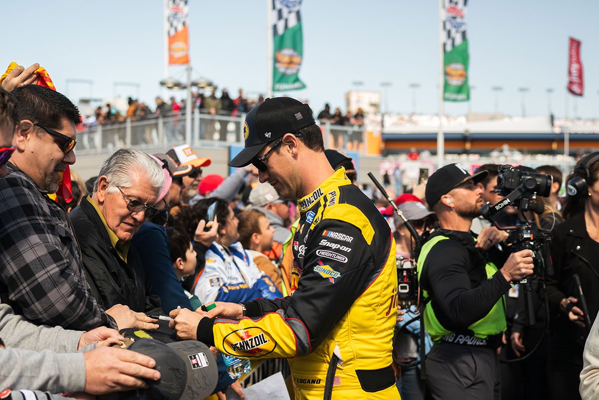 nascar race las vegas motor speedway