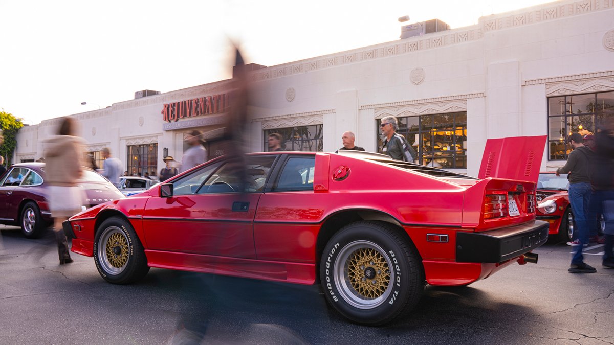 Cars & Bids presents Helms Bakery Cars & Coffee
@ Helms Bakery